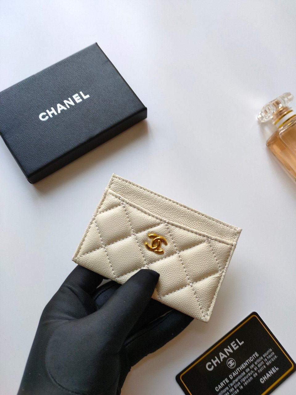 Chanel Card Holder 11.2 Cream Grained Calfskin Gold Icon view 3