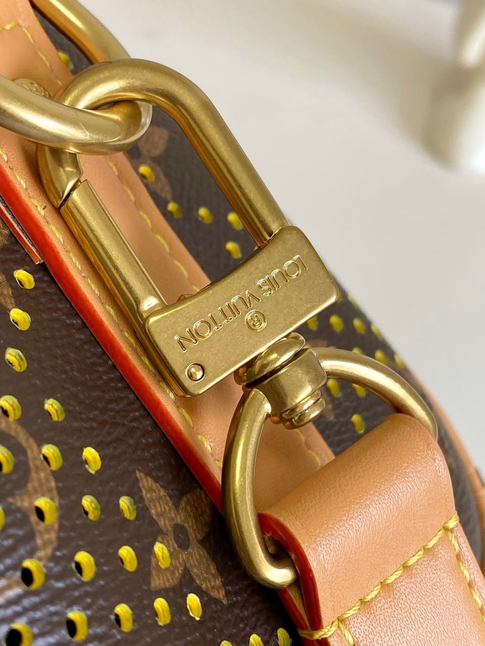 Louis Vuitton Keepall Bandoulière Bag 25cm/9.8in Monogram Pattern/Yellow Color M29296 view 6