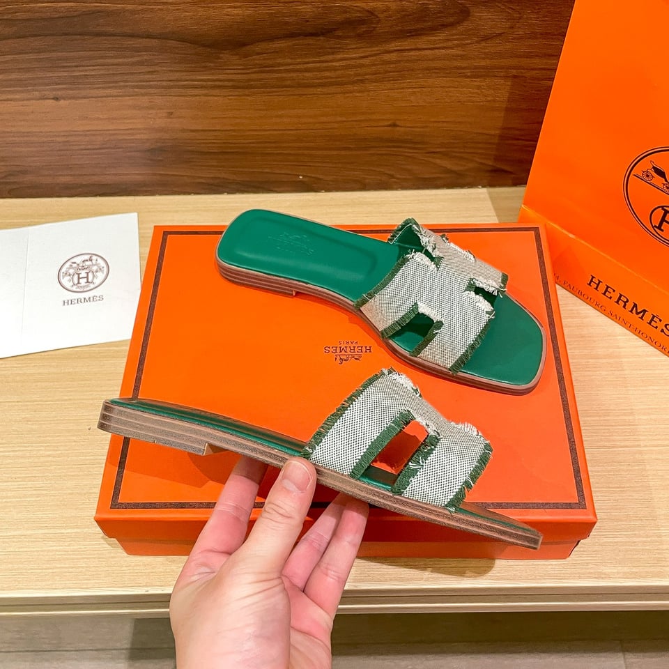 Hermes Oran Sandal Green H231095Z V1350 view 4