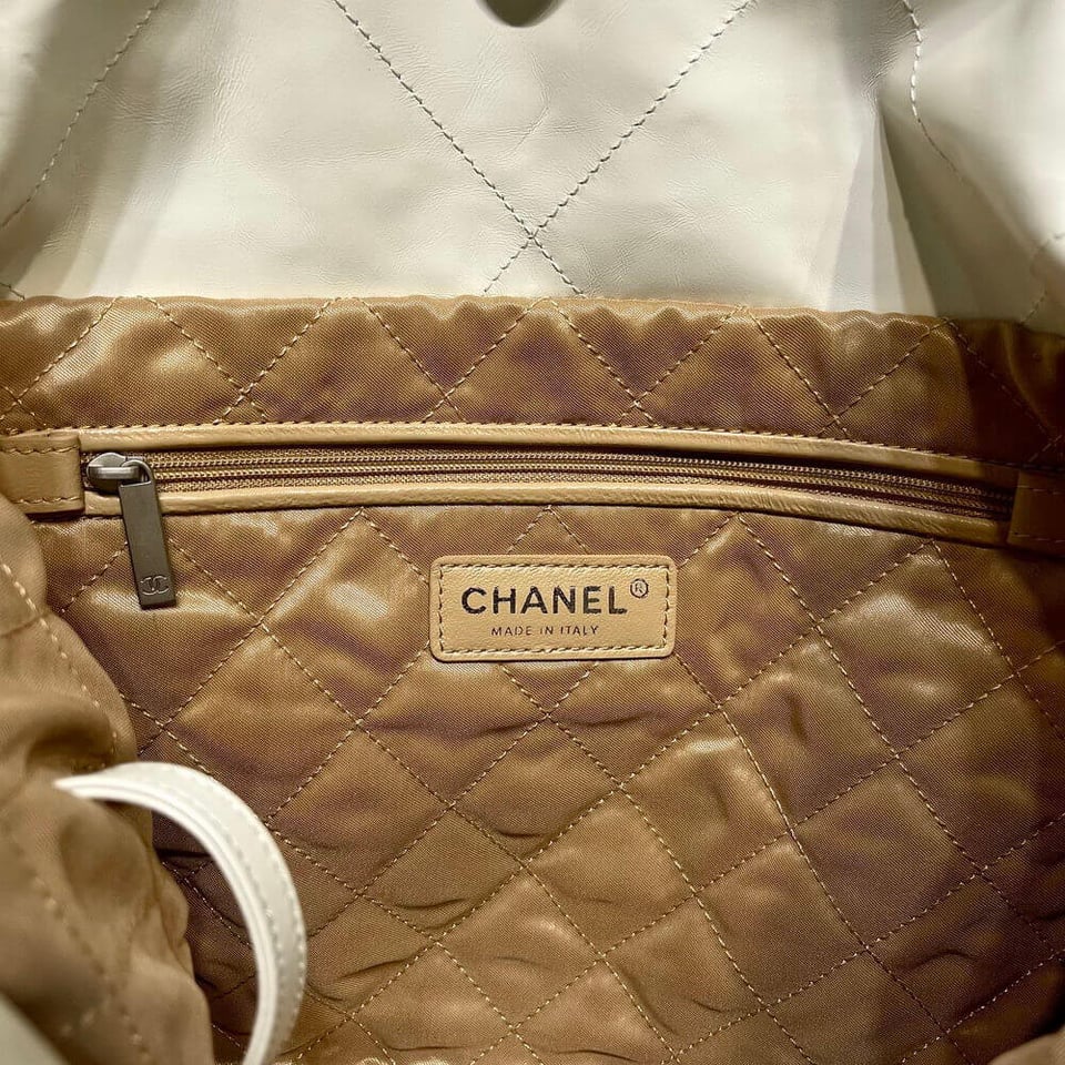 Chanel 22 Small Handbag Shiny Calfskin White Silver view 9