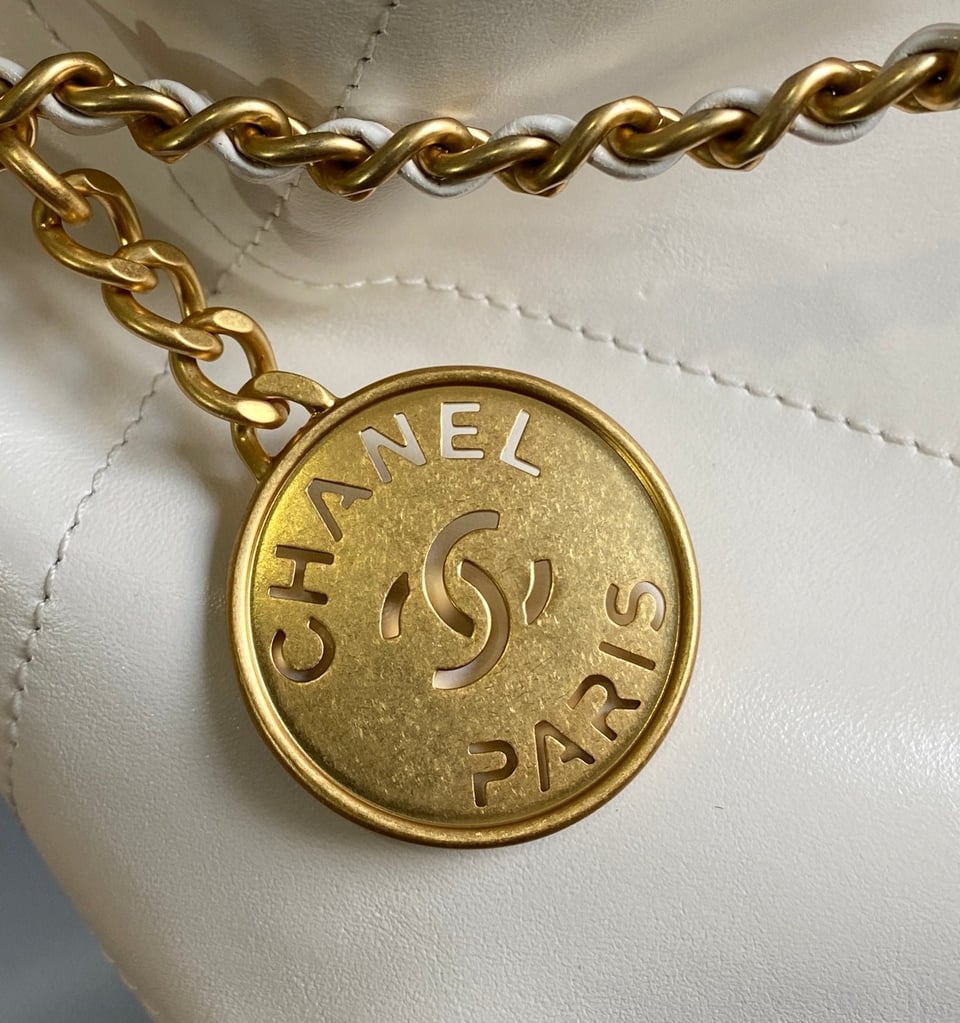 Chanel Hobo Mini 20Cm White Lambskin Ghw view 7
