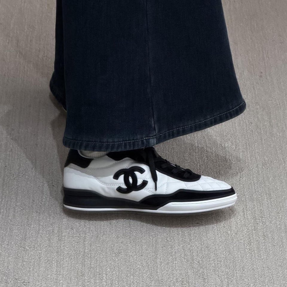 Chanel Sneakers Calf &amp; Velvet Goat Black &amp; White G47274 view 2