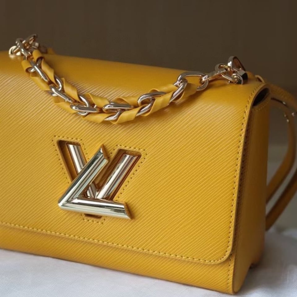 Louis Vuitton Twist Mm Cowhide Leather Handbag Sunflower Yellow 23Cm view 5