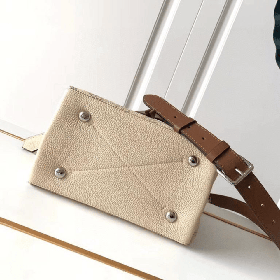 Louis Vuitton Muria 25Cm Cream view 6