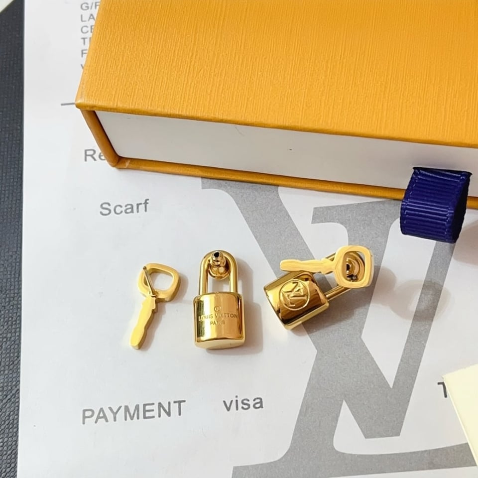 Louis Vuitton Lock It Earrings Gold view 3