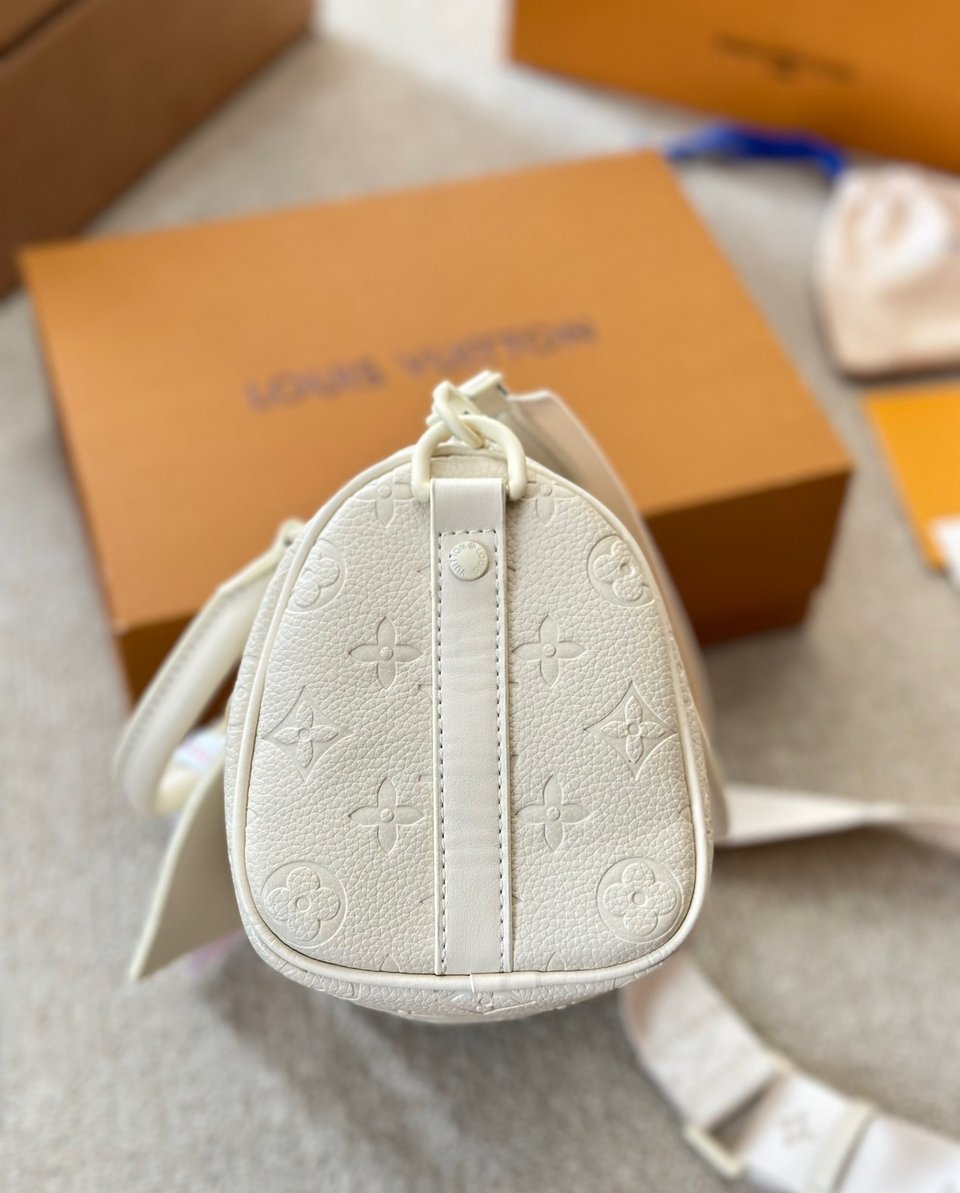 Louis Vuitton Keepall Bandouli Re Full Moon 25Cm M24434 view 9