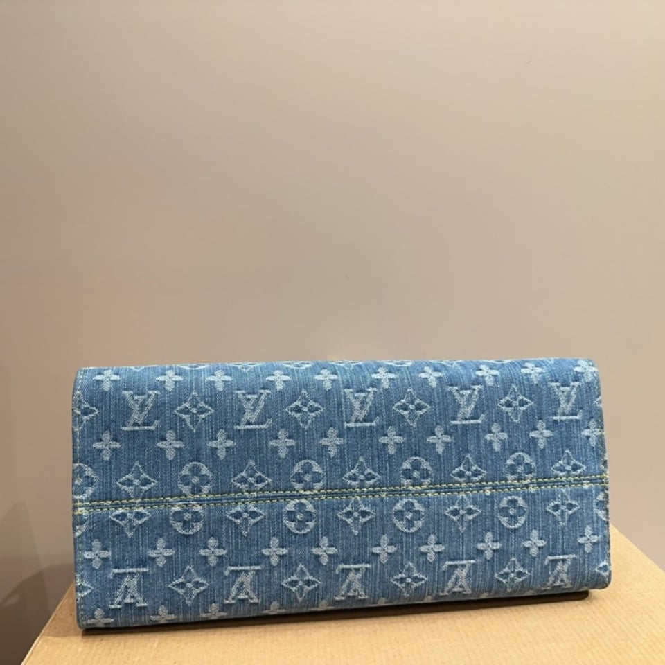 Louis Vuitton New Lv Remix Onthego Mm Denim Blue 35Cm M46871 view 8