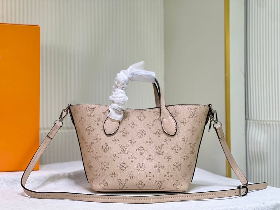 Louis Vuitton Blossom Pm Bag Nude 20Cm view 6