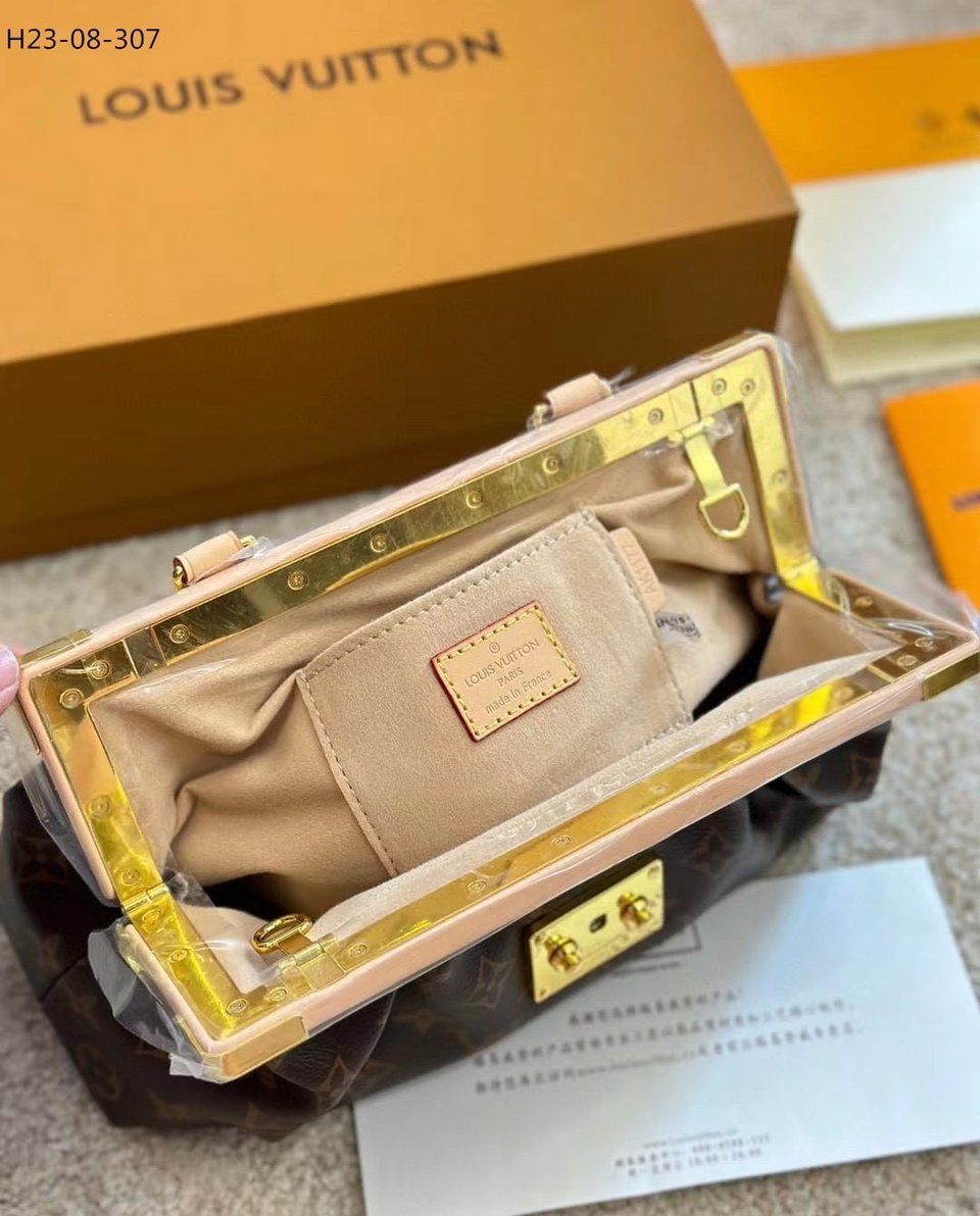Louis Vuitton Monogram Clutch Bag Brown 28Cm M46544 view 11