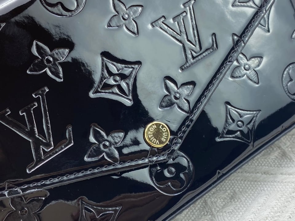 Louis Vuitton Pochette F Lice Amarante Monogram Vernis Black 21Cm view 7
