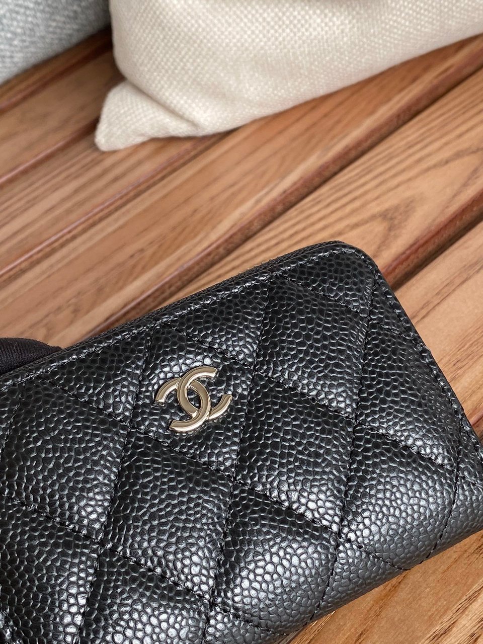 Chanel Zipped Wallet 7.5Cm Black Caviar Silver Hardware view 8