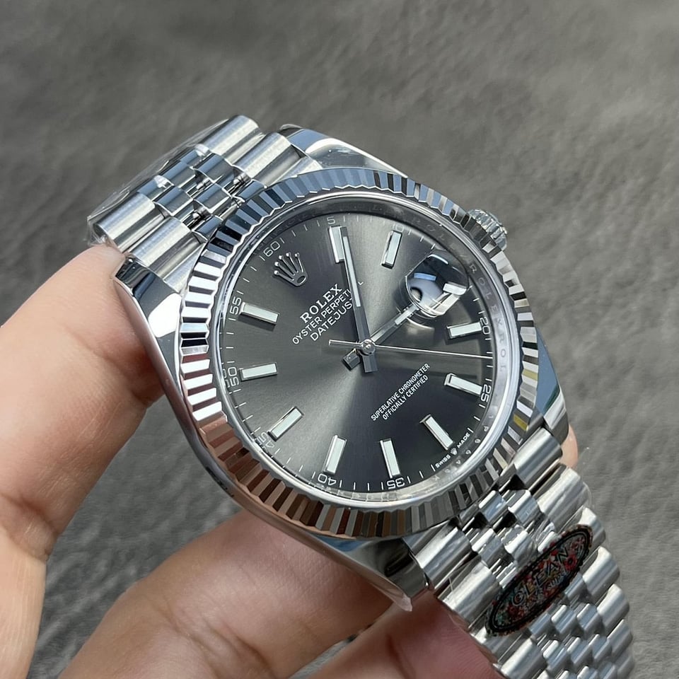 Rolex Datejust 41mm Rhodium Dial 126334 Jubilee view 7