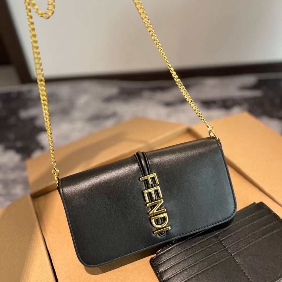 Fendi Fendigraphy Wallet On Chain Black 21Cm view 3
