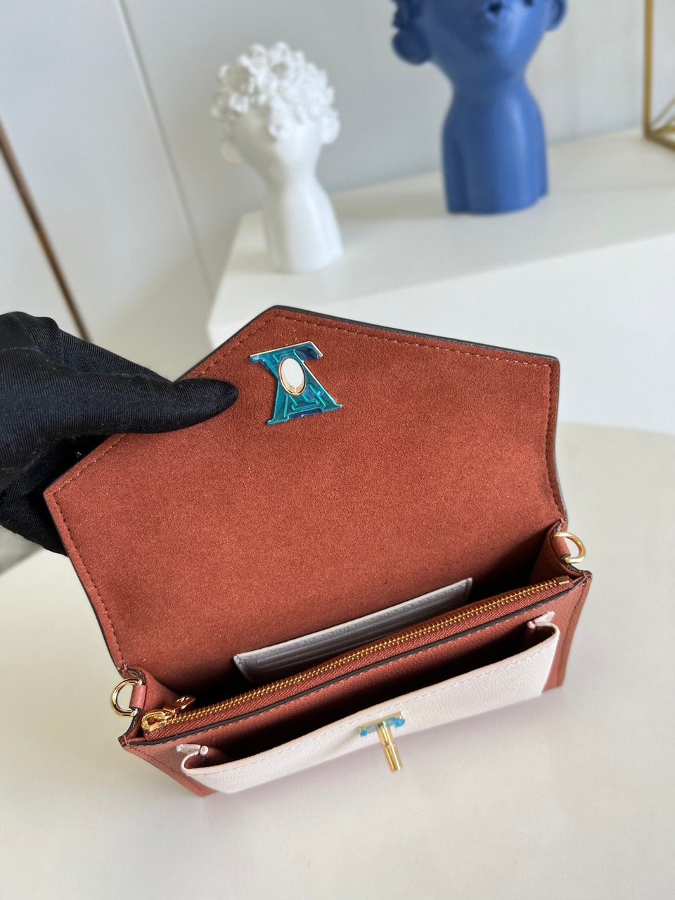 Louis Vuitton Pochette Chain Mylockme 19Cm Brown view 10
