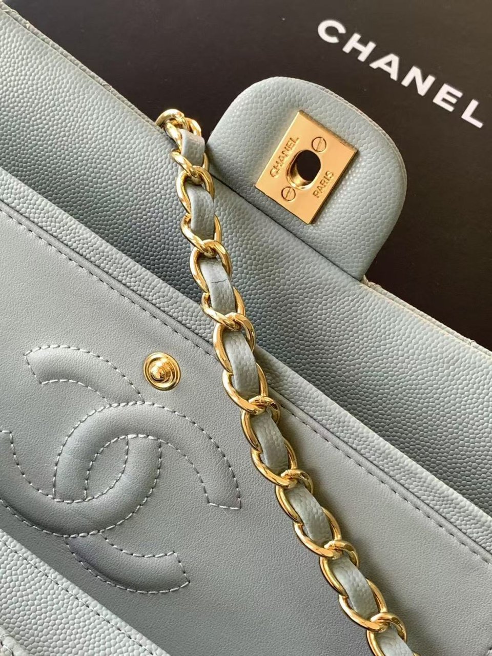 Chanel Classic Flap Bag 25 cm Light Blue Caviar Gold-Tone Hardware A01112 view 10