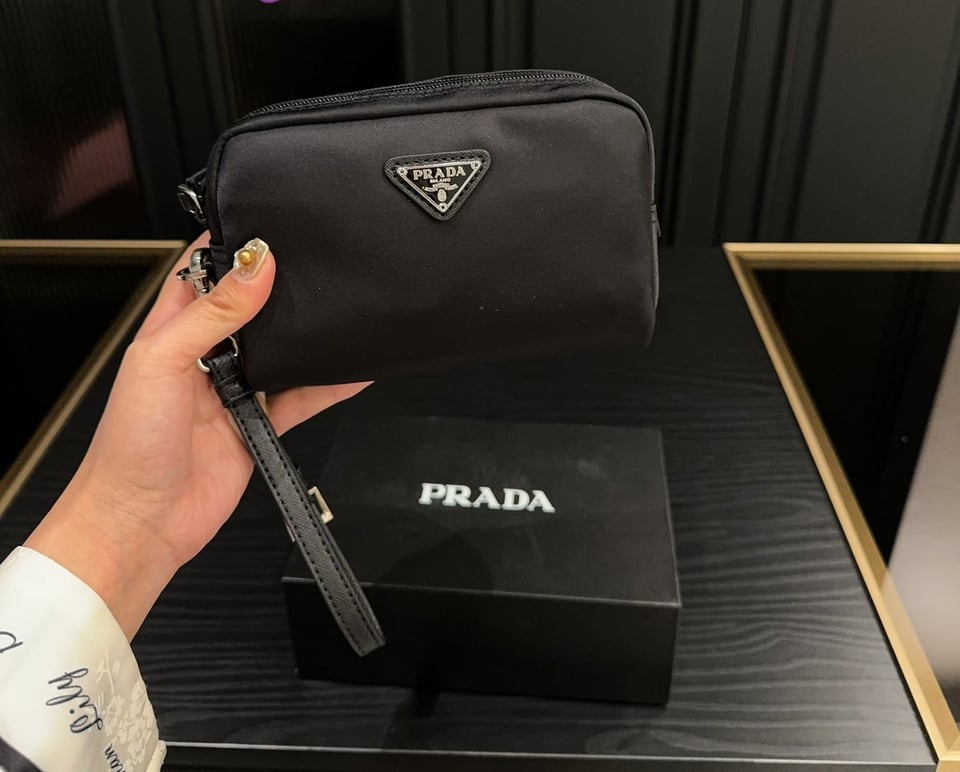 Prada Re Nylon Toiletry Bag Black 16Cm view 10