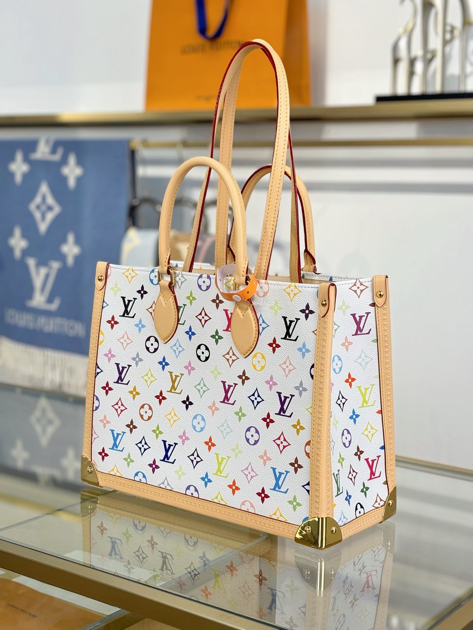 Louis Vuitton x Takashi Murakami LV x TM OnTheGo MM Multicolored Bag M13079 35cm/ 13.8in view 4