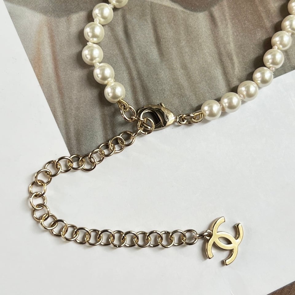 Chanel Pearl Metal Resin Quilted Flap Bag Necklace Gold