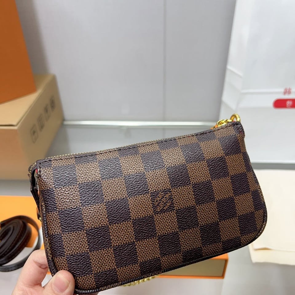 Louis Vuitton Pochette Accessoires Damier Ebene 17Cm With Chain N58009 view 7