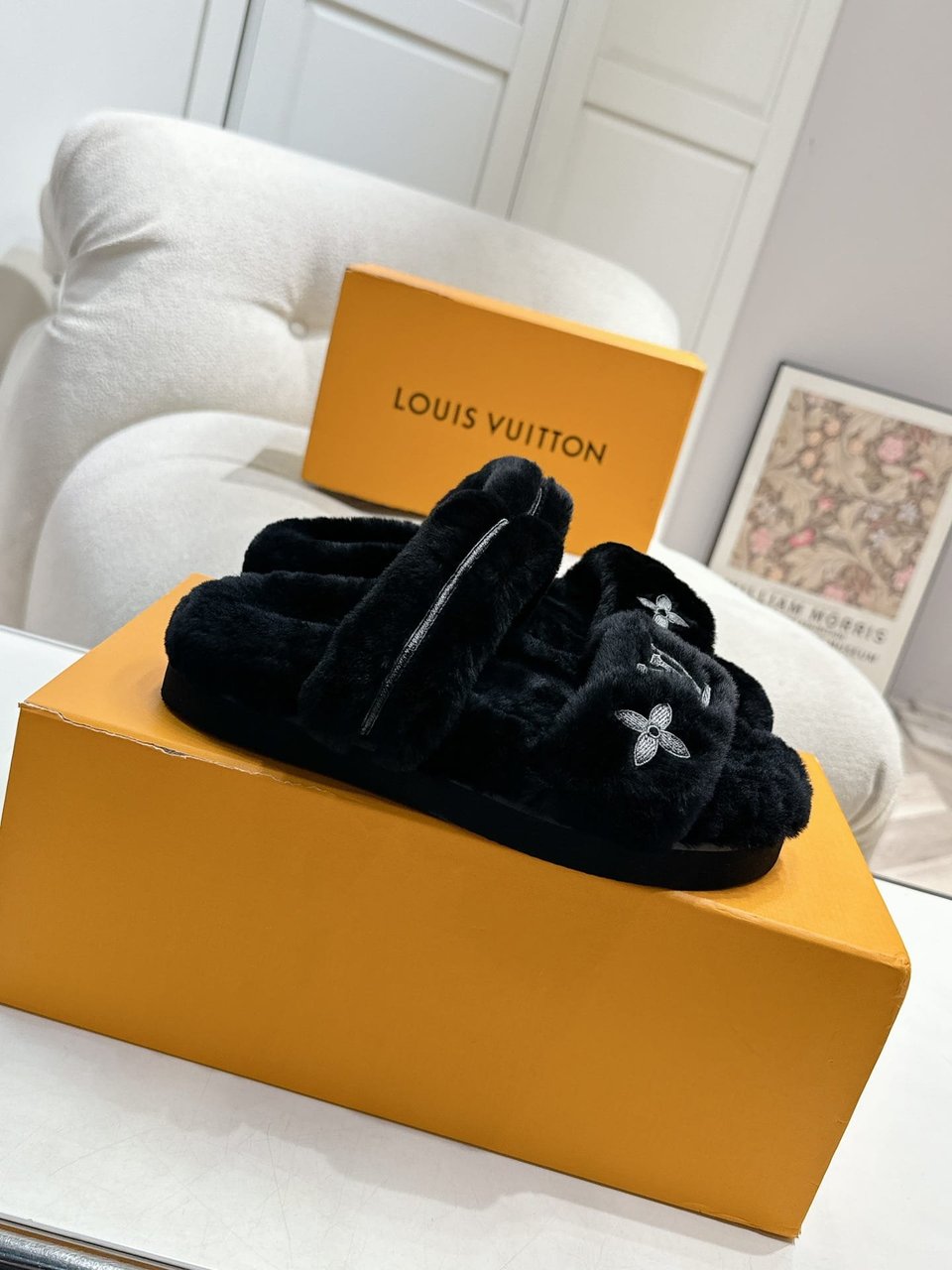 Louis Vuitton Lv Sunset Flat Comfort Mule Shearling Noir1 1Adc65 view 3
