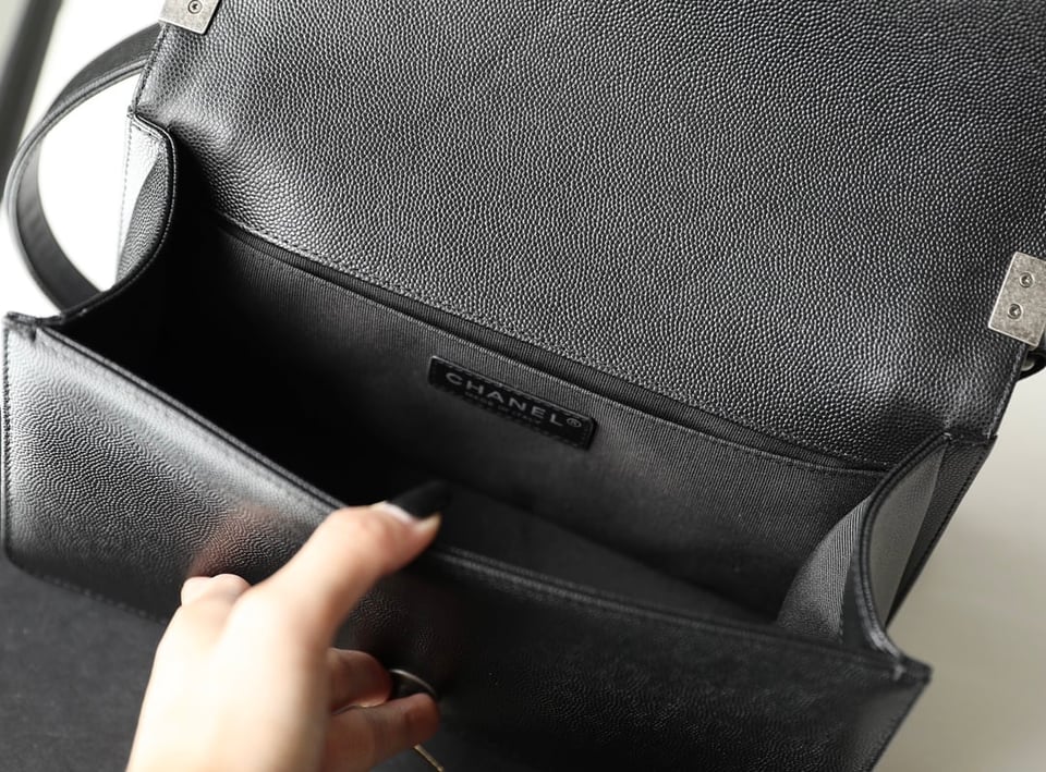 Chanel Medium Boy Black Caviar With Ruthenium Hardware 25cm view 8
