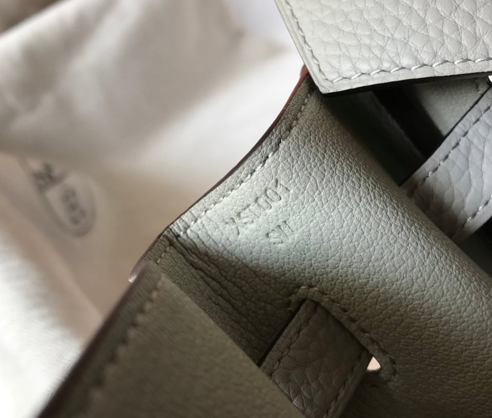 Hermes Birkin 35Cm Bag Cream Togo Gold Hardware view 10