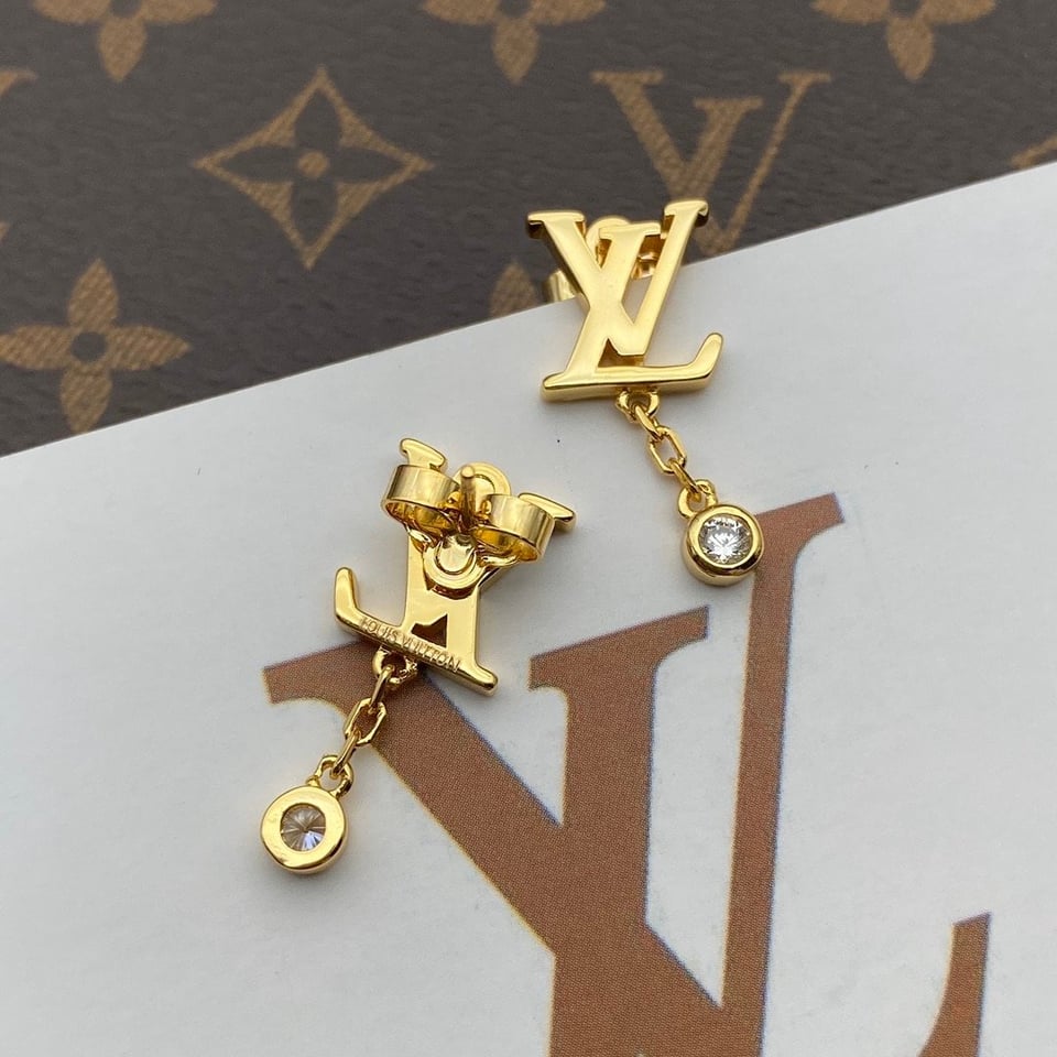 Louis Vuitton Gold And Diamond Earrings Q96495 view 3
