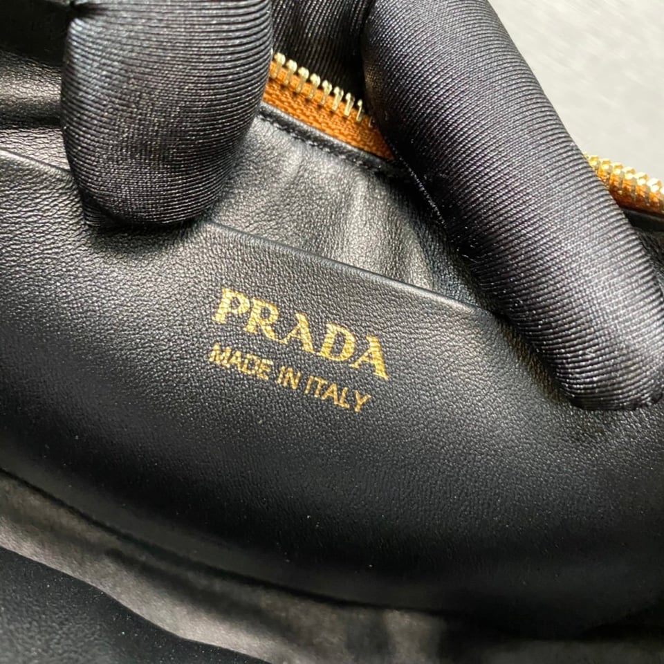 Prada Arqué Leather Shoulder Bag Black 22.5cm view 9