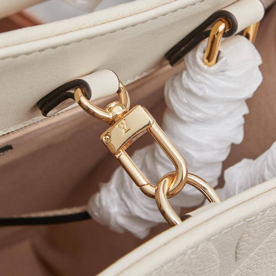 Louis Vuitton LV Onthego MM Tote Bag Monogram Beige 35cm M46531 view 9