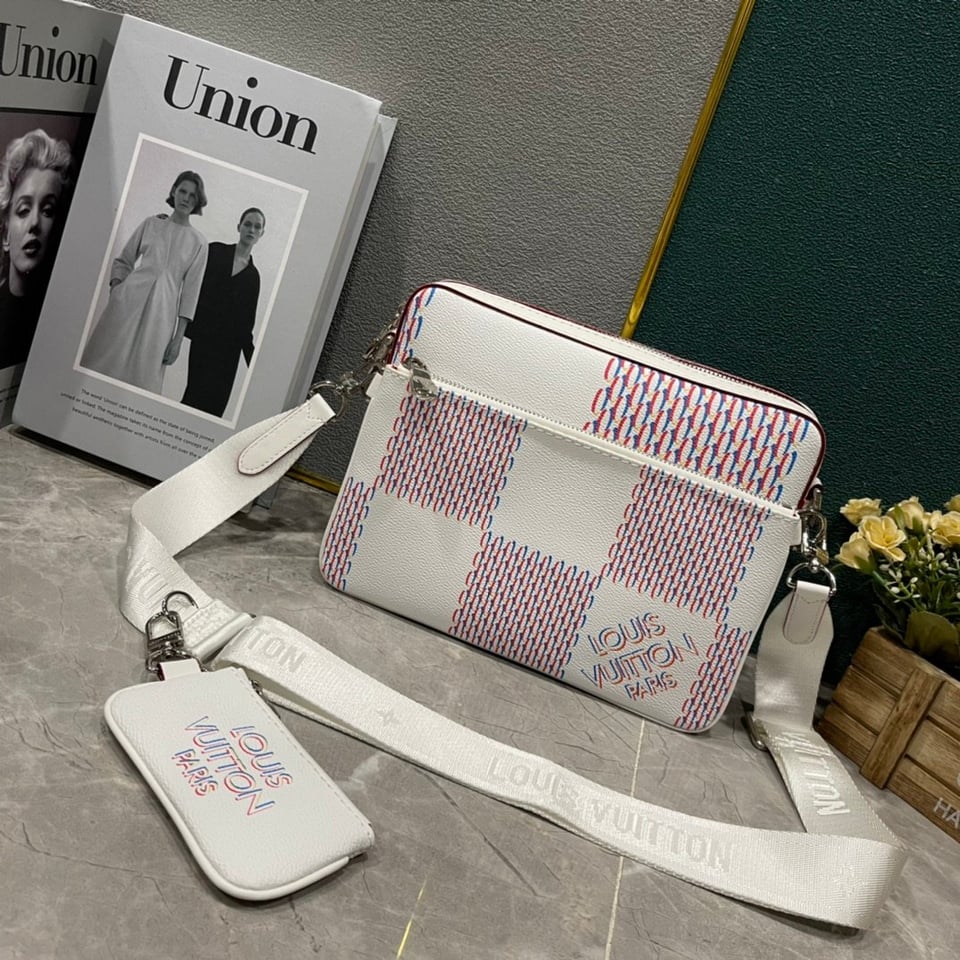 Louis Vuitton Trio Messenger Bag White 25Cm M20665 view 3