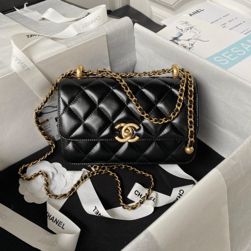 Chanel Shiny Calfskin &amp; Gold-Tone Metal Black 19.2cm/7.6in view 3