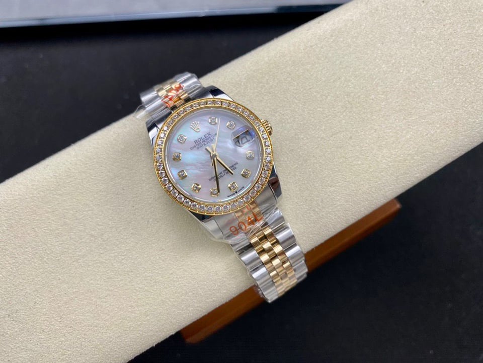 Rolex Datejust 31mm White Dial view 5