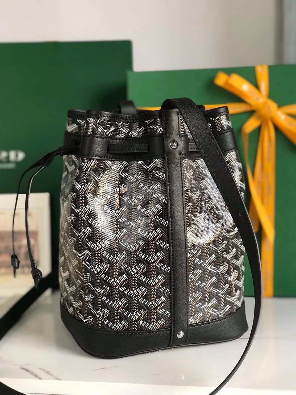 Goyard Petit Flot Bucket Bag 22 Cm Black Goyardine Canvas And Lambskin Trim view 3