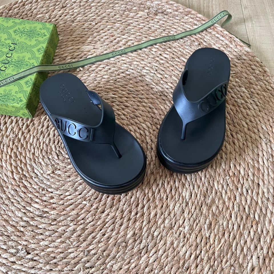 Gucci Tarifa Rubber Platform Flip Flops Black view 9