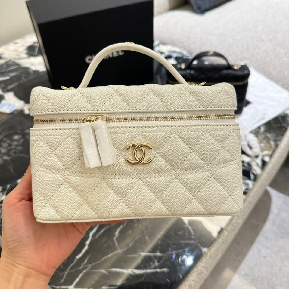 Chanel Long Vanity With Chain White 19.5Cm/7.7in view 3