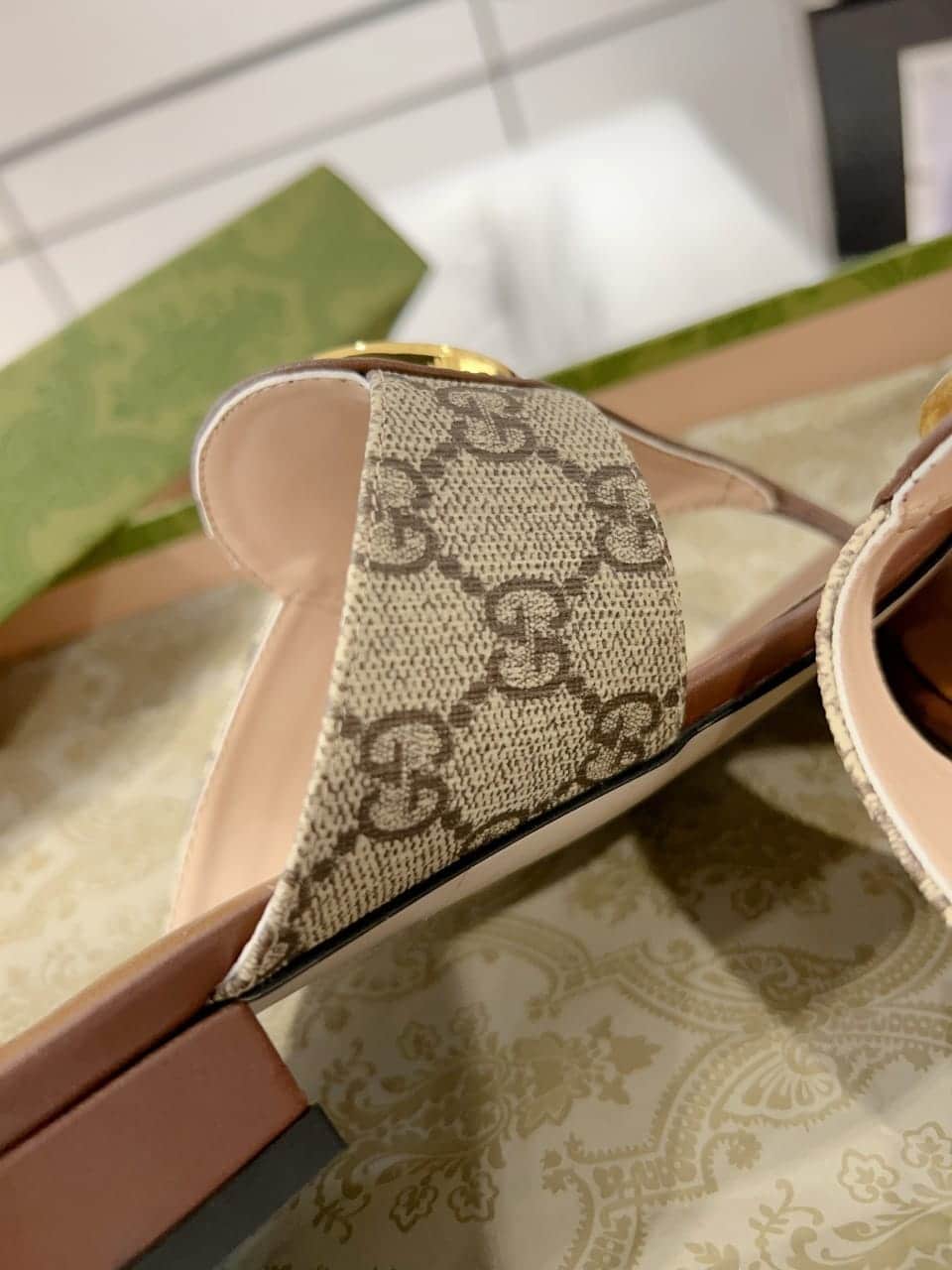 Gucci Blondie Thong Sandals Brown P00810550 view 9