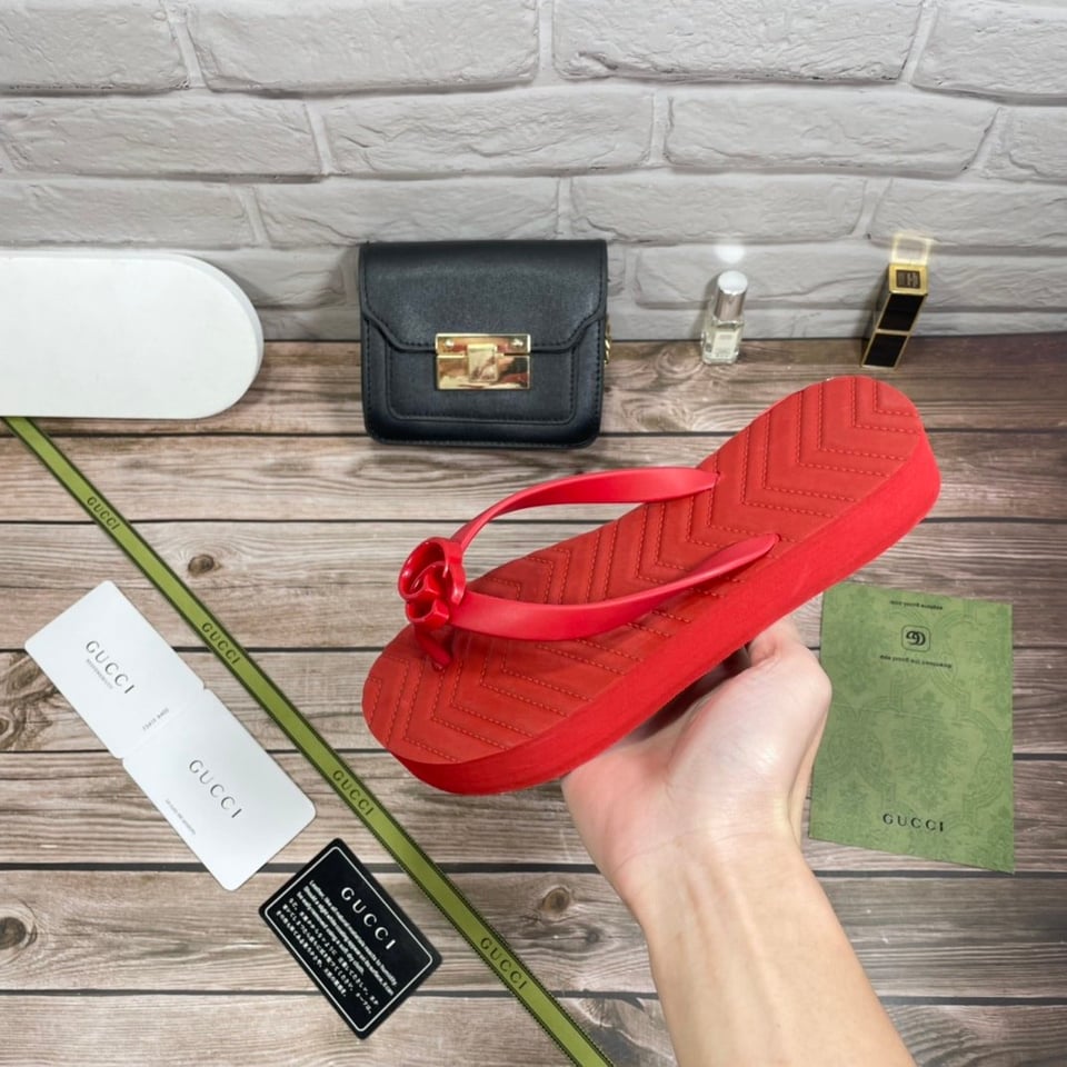 Gucci Women?S Chevron Thong Red ??655463 J8710 6433 view 10