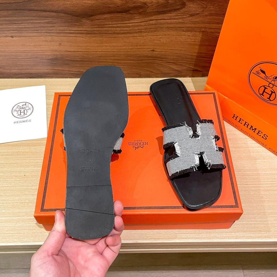 Hermes Oran Sandal Black H231095Z Pn360 view 3