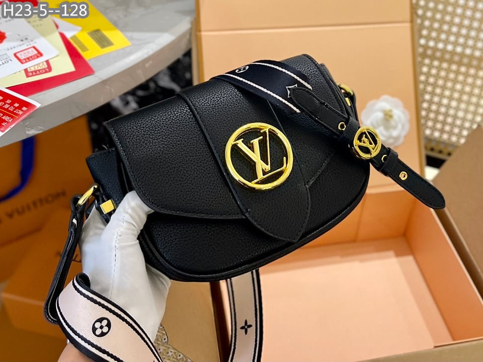 Louis Vuitton Pont 9 Soft Mm Black 25Cm M58967 view 5