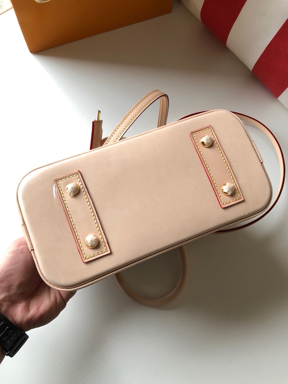 Louis Vuitton Alma Monogram 23cm view 6