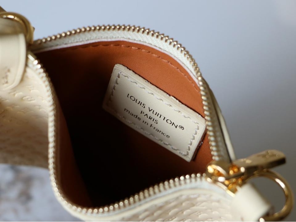 Louis Vuitton All In BB Bag Banane Gold 16cm M29479 view 4