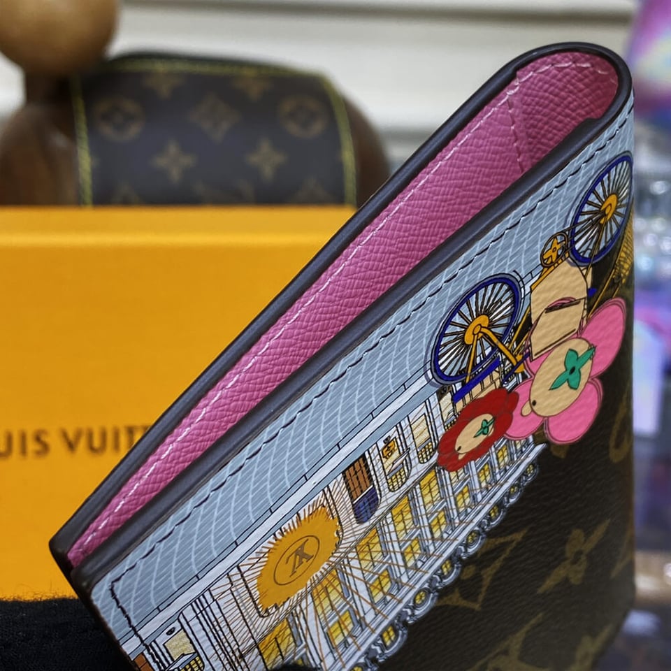 Louis Vuitton Christmas Animation 2022 Passport Cover Pink view 6