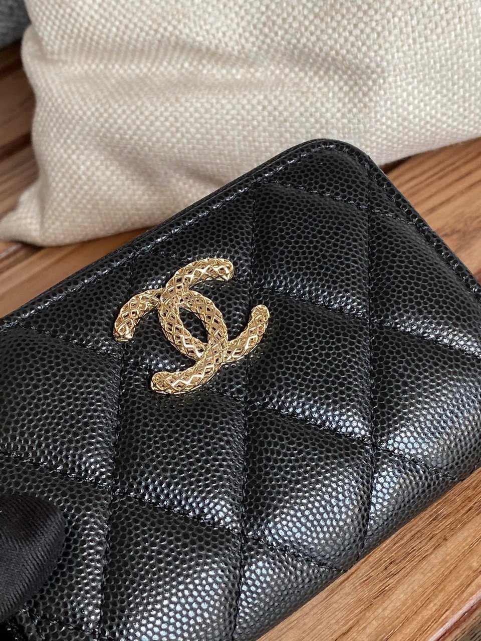 Chanel Zipped Wallet 11Cm Black Caviar Gold Hardware view 10
