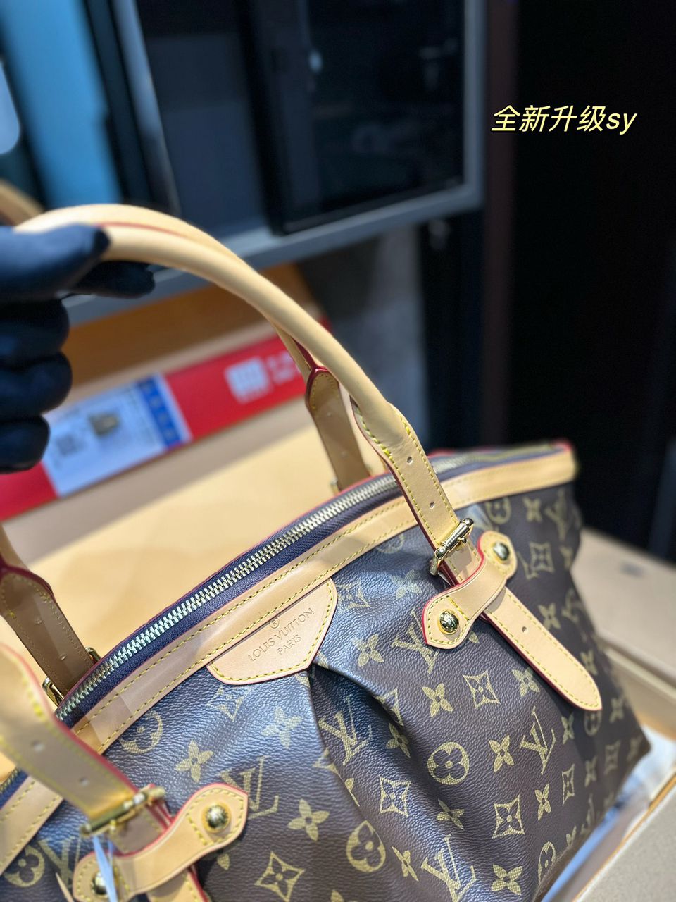 Louis Vuitton Monogram Tivoli Gm Bag 32Cm view 8