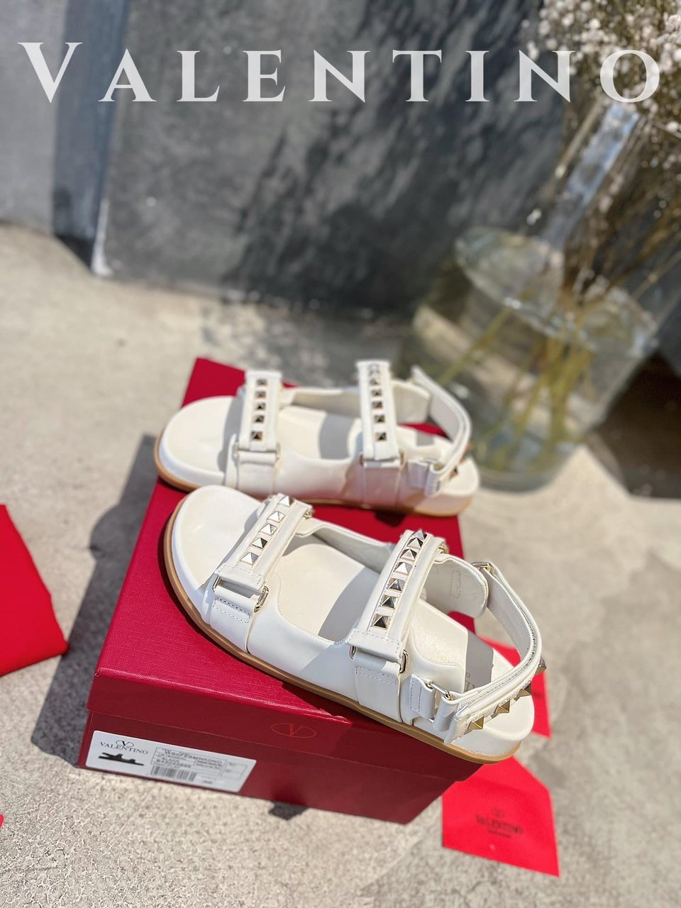 Valentino Garavani Rockstud Flat Sandal In Nappa Leather For Woman In White view 4