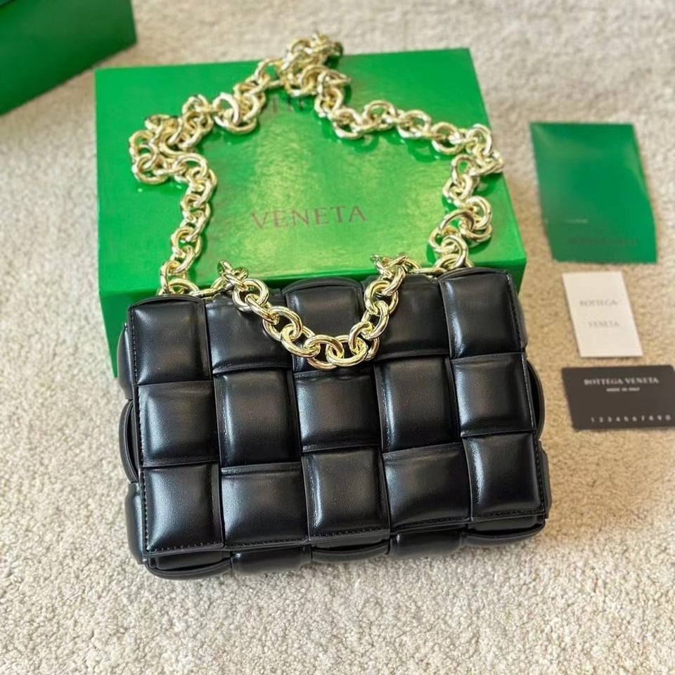 Bottega Veneta Chain Bag In Black 26Cm view 3