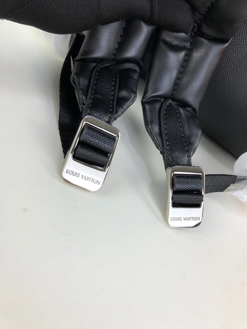 Louis Vuitton Discovery Backpack Pm Black 40Cm view 5
