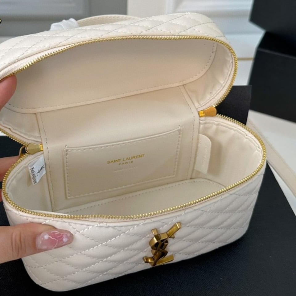 Saint Laurent Gaby Vanity Bag In Blanc Vintage 18Cm view 6