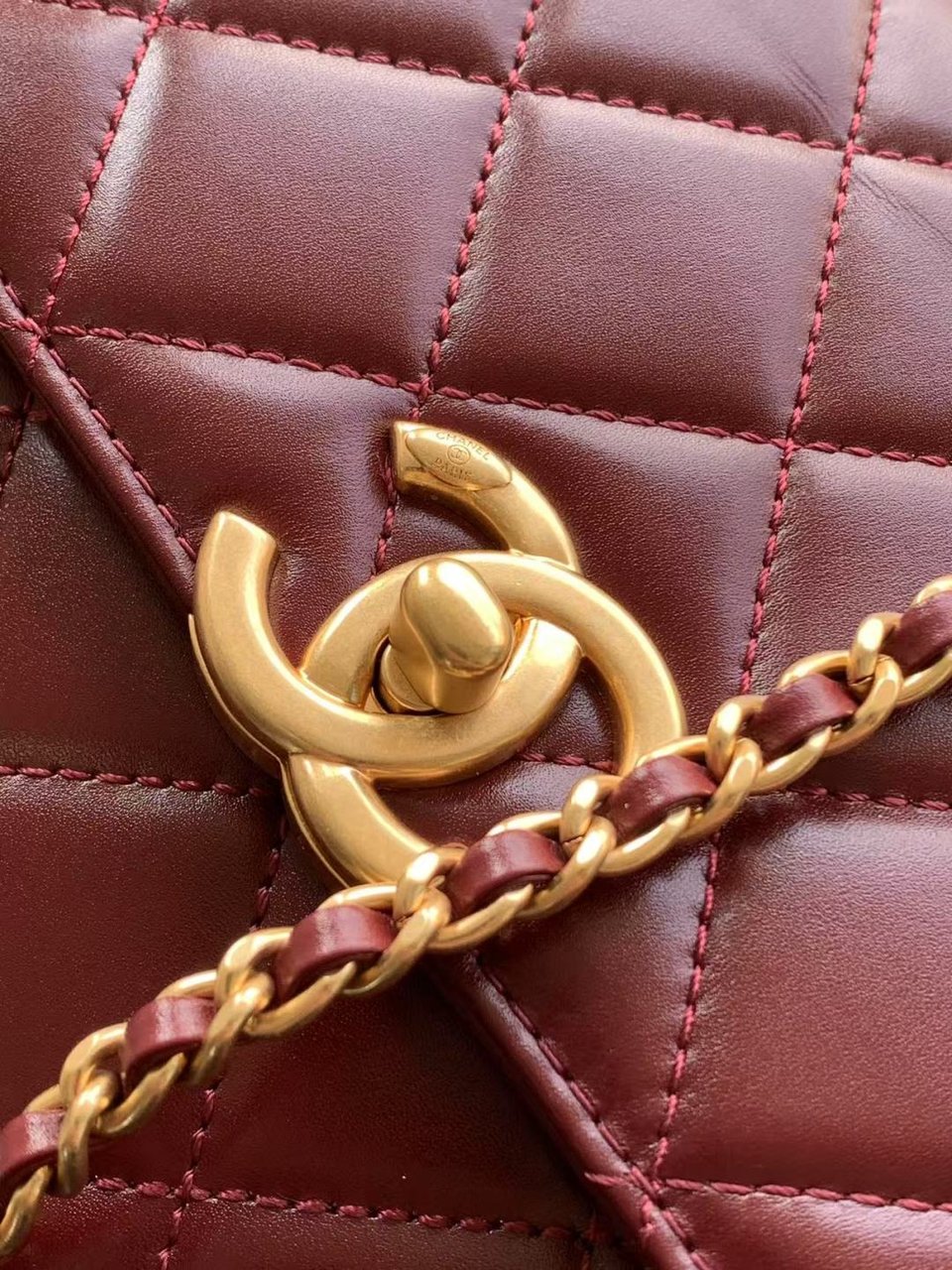 Chanel Calfskin Quilted Perfect Fit Flap Red 22cm view 9