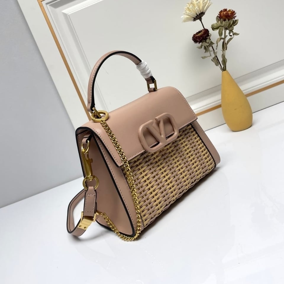 Valentino Garavani Small Vsling Wicker Handbag Pink 22Cm view 3